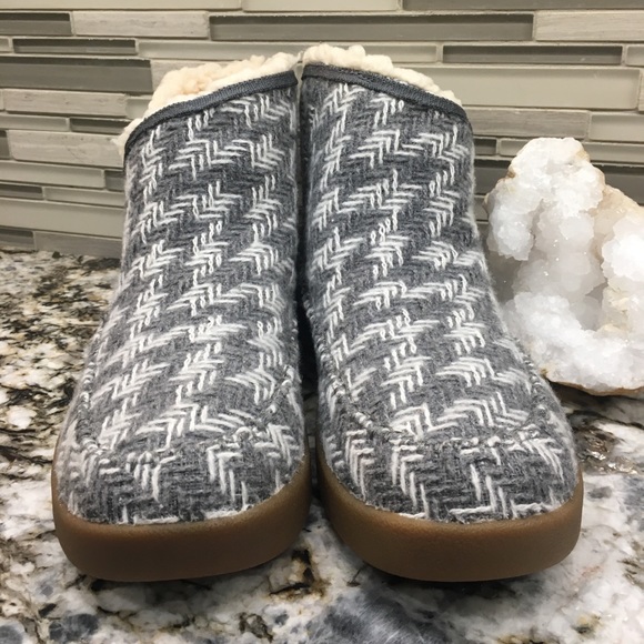 Sanuk Women's NICE Bootah - BRAND NWT - Picture 3 of 7